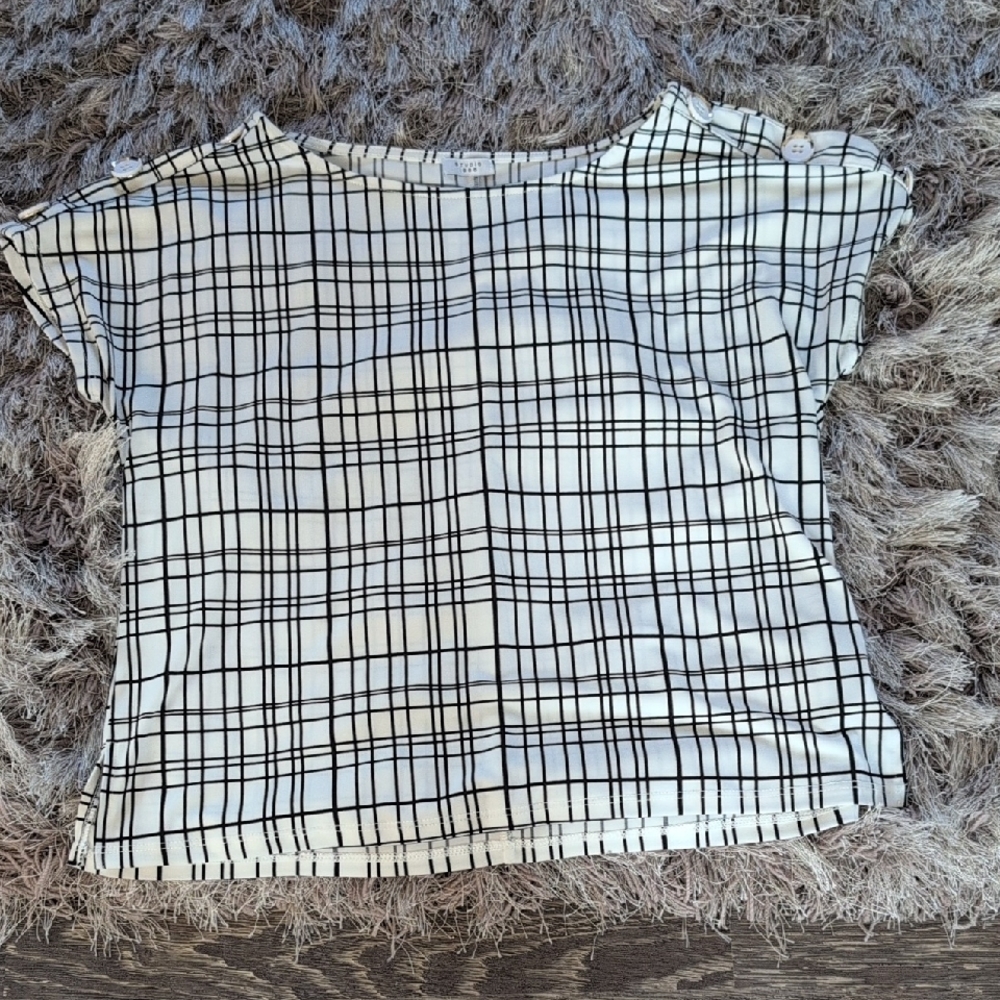 Women's Black and White Plaid Top